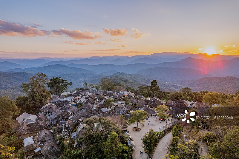 云南普洱市景迈山翁基布朗族古寨风光图片素材