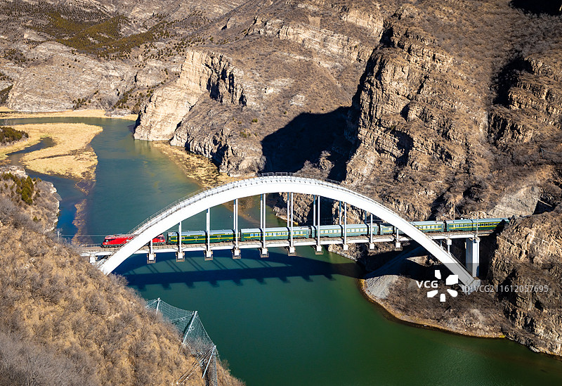 北京门头沟珍珠湖风景区的亚洲第一铁路桥图片素材