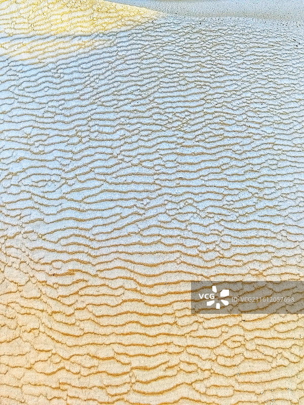 风沙使雪形成的肌理纹图片素材