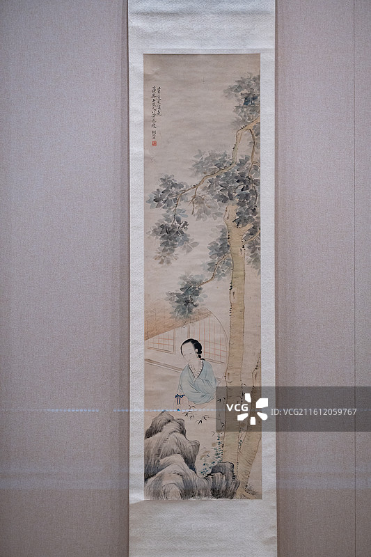 天津博物馆 清代后期人物画特展 清 胡锡珪 美人图屏 ‌纸本设色‌ 辛日年（1881）43岁图片素材
