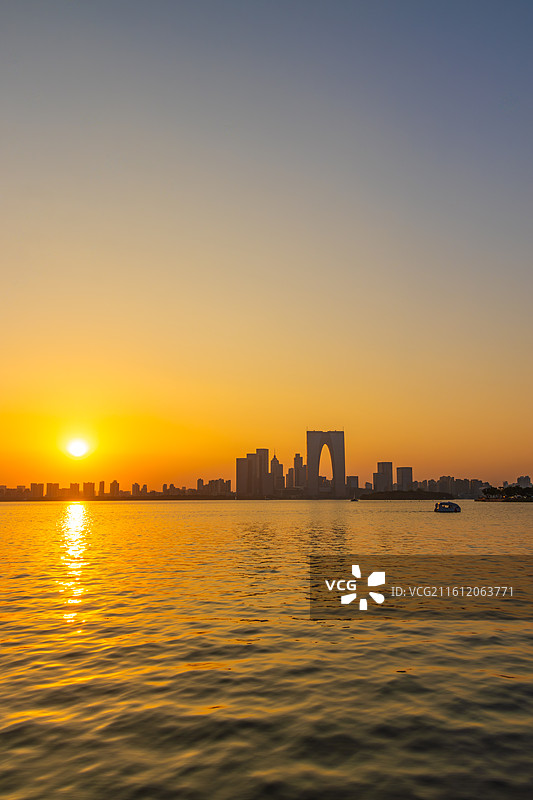 落日苏州金鸡湖图片素材