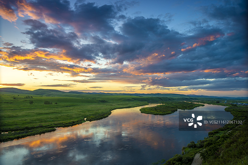呼伦贝尔夏季草原风光湿地风电朝霞黄昏金帐汗图片素材