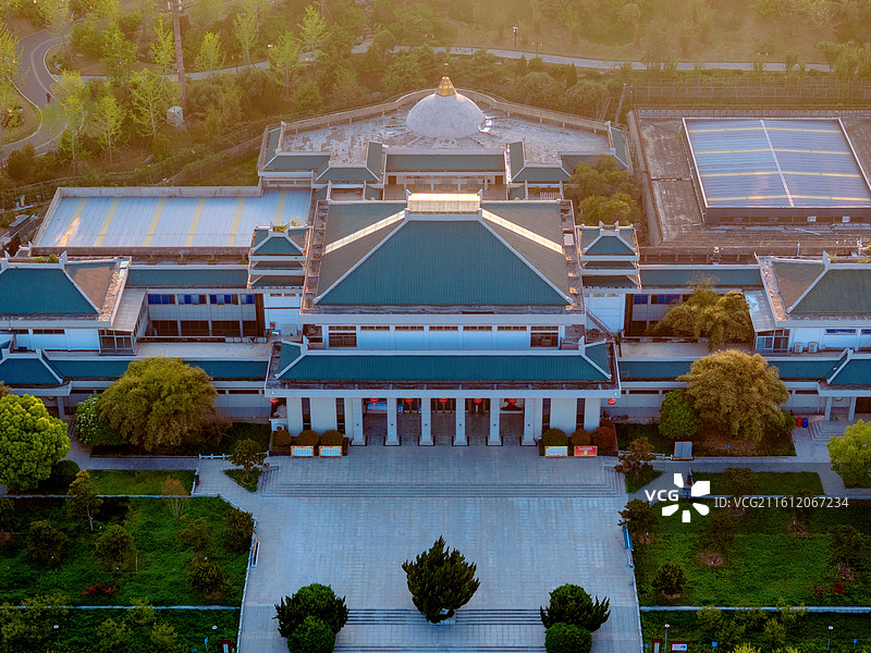 中国河南南阳卧龙岗景区南阳汉画馆航拍风光图片素材