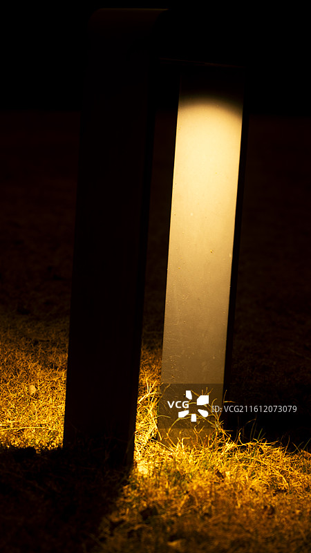 几何对称夜晚集中集光照明设备图案图片素材