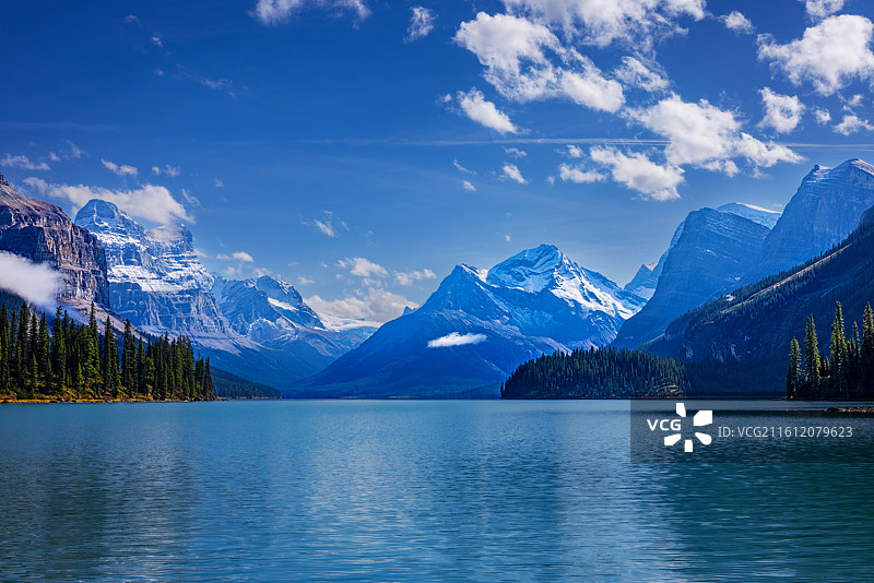 加拿大贾斯珀国家公园玛琳湖图片素材