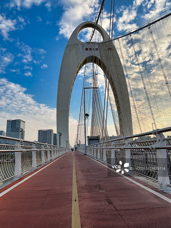 汽车广告背景图-城市道路图片素材