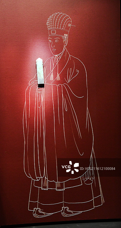 山东博物馆明代文物专题展览：鲁王之宝——明朱檀墓珍藏  玉圭图片素材