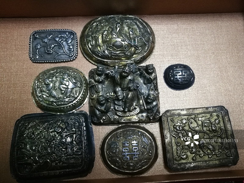 老银首饰品。老物件收藏品古董。辟邪保平安图片素材