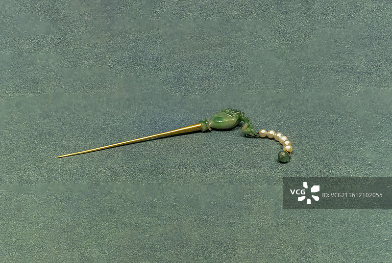 北京故宫“庆祝中泰建交50周年文物特展”：金镶珠翠簪（清，故宫博物院藏）图片素材