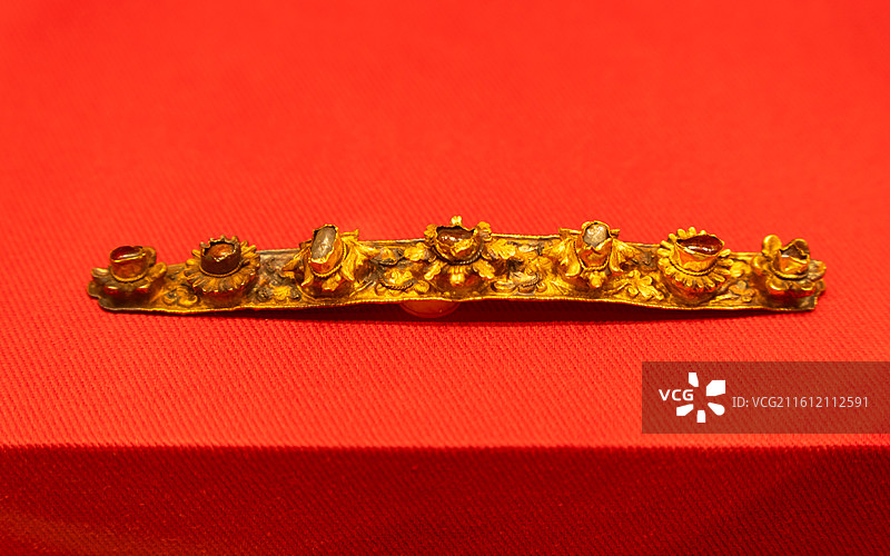 金镶宝花钿，明代荆藩珍宝的文化密码展（佛山祖庙），蕲春县博物馆藏图片素材