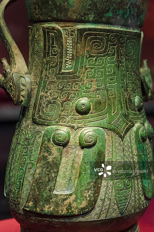 兽面纹龙首提梁卣 商朝 山西博物院藏 北京通州大运河博物馆“看见殷商”特展图片素材