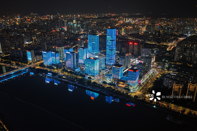 福州台江金融街银行街CBD超高层建筑群夜景照明灯光秀现代时尚都市航拍视角图片素材