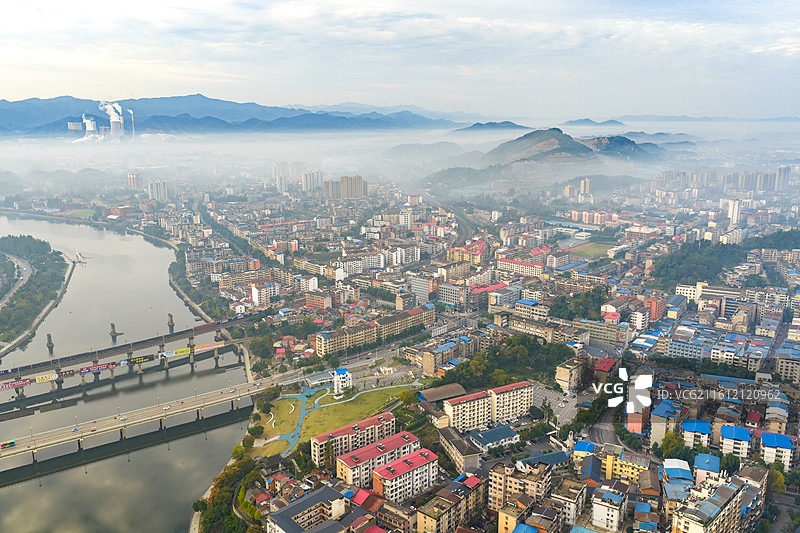 航拍湖北咸宁赤壁市城市清晨风光图片素材