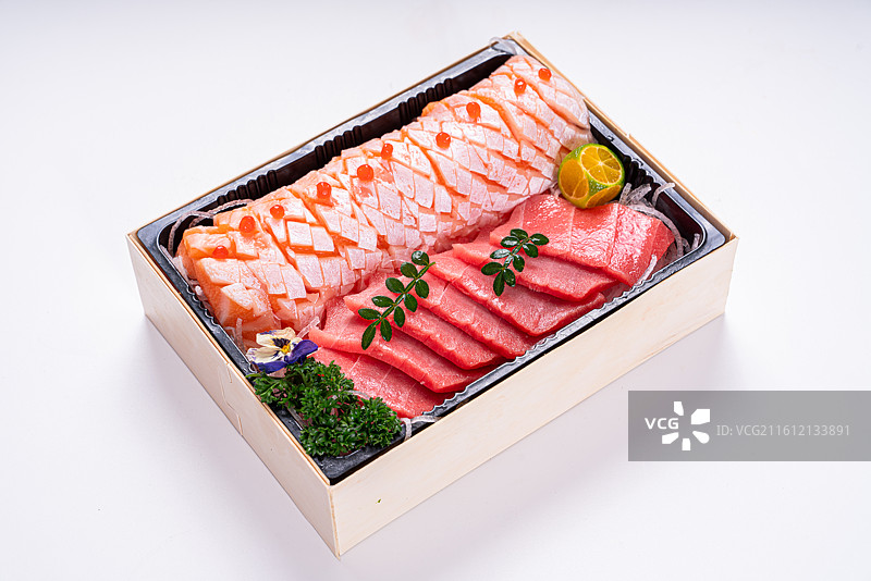 三文鱼金枪鱼刺身拼盘图片素材