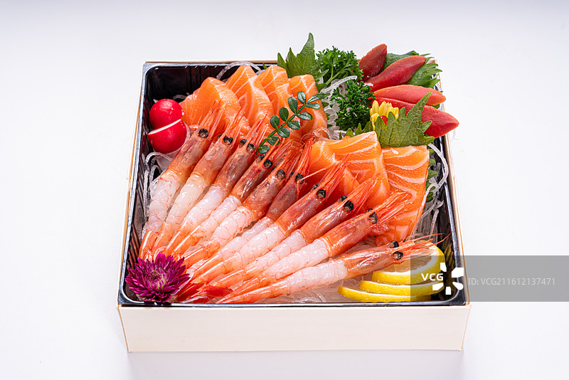 三文鱼甜虾刺身拼盘图片素材