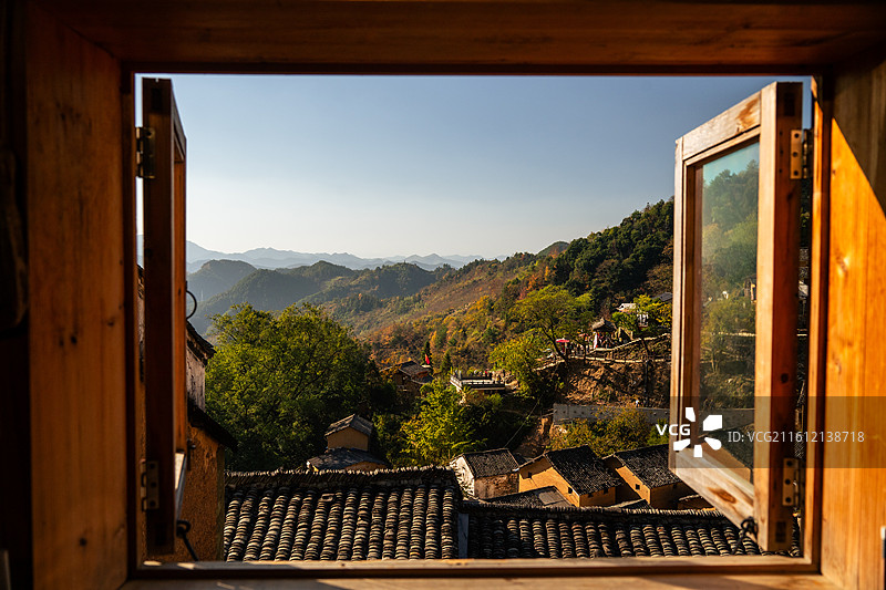 安徽歙县阳产土楼赏秋图片素材