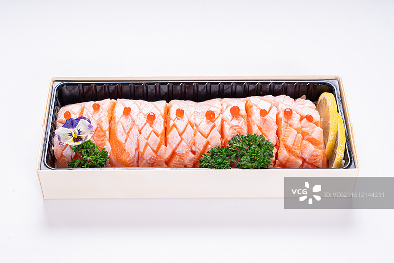 三文鱼金枪鱼刺身拼盘图片素材