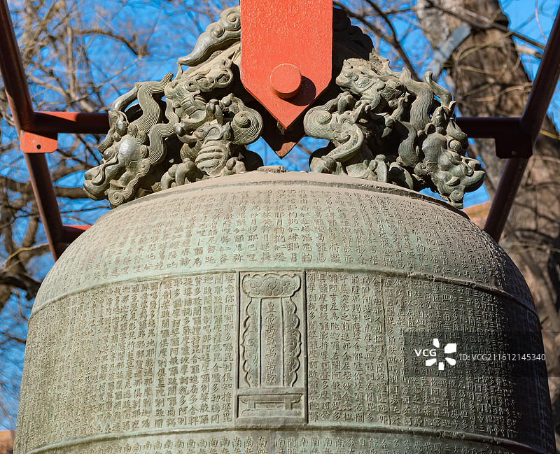 北京雍和宫钟楼明代最胜寺铜钟双头蒲牢图片素材
