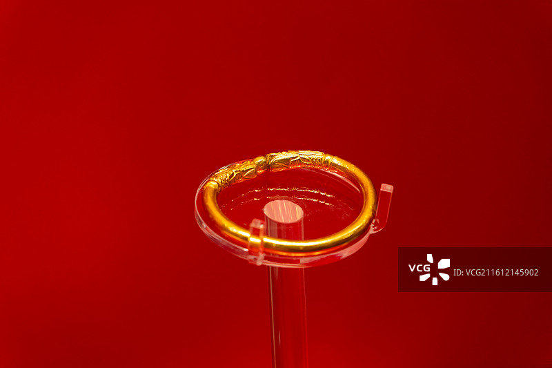 双龙戏珠金手镯，明代荆藩珍宝的文化密码展（佛山祖庙），蕲春县博物馆藏图片素材