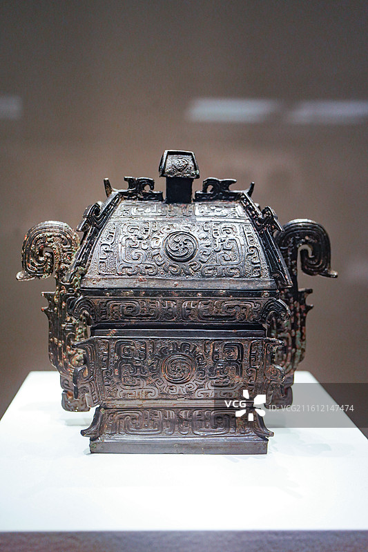 中国国家博物馆藏西周中期“蠡”青铜方彝图片素材