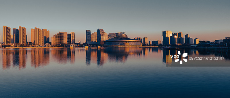 关汉卿大剧院东湖天际线图片素材