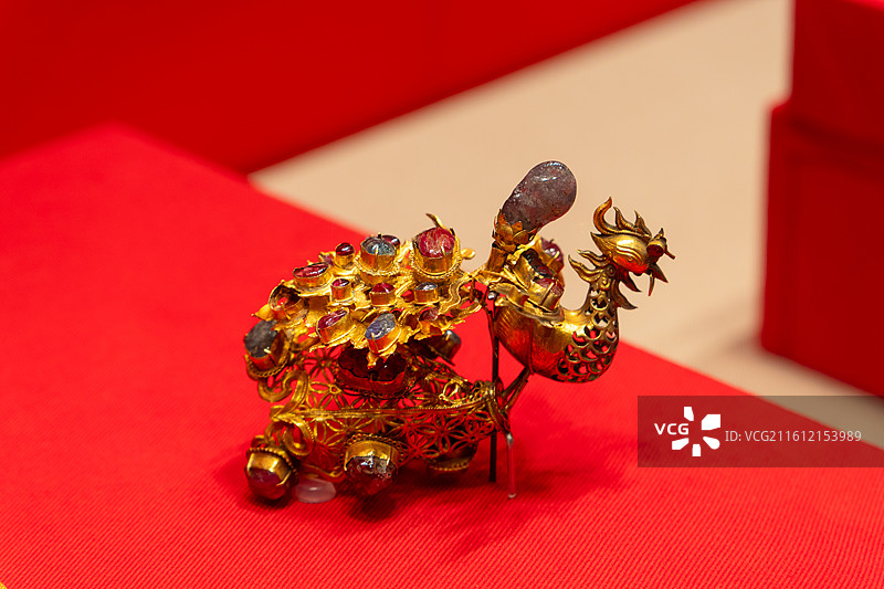 金镶宝凤穿花簪首，明代荆藩珍宝的文化密码展（佛山祖庙），蕲春县博物馆藏图片素材