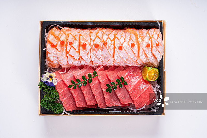 三文鱼金枪鱼刺身拼盘图片素材