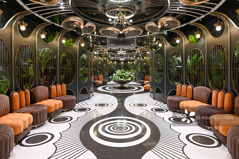 南京德基网红盥洗室景观，德基广场网红厕所内部装饰与艺术装置图片素材