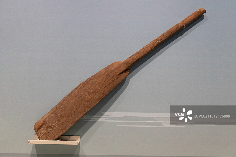 浙江博物馆木桨  新石器时代河姆渡文化  余姚田螺山遗址出土  浙江省文物考古研究所藏图片素材