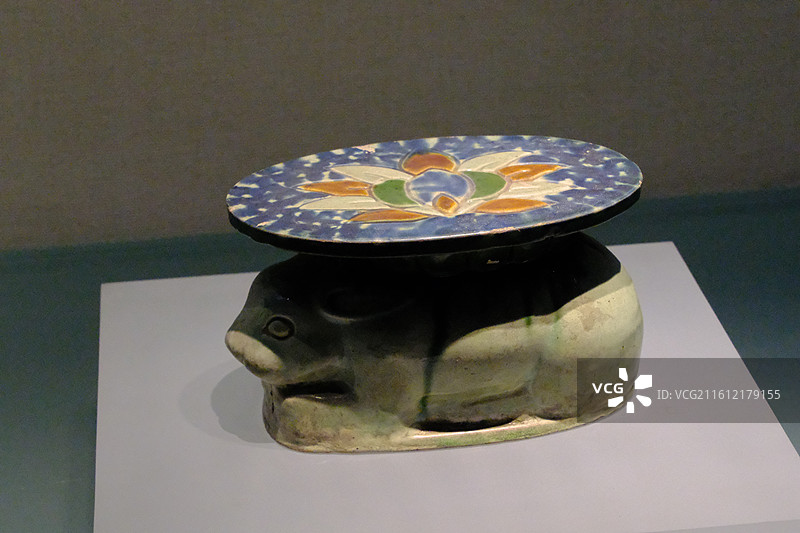 河北博物院鹿纹瓷枕。古代陶瓷兔子枕头石家庄博物馆图片素材