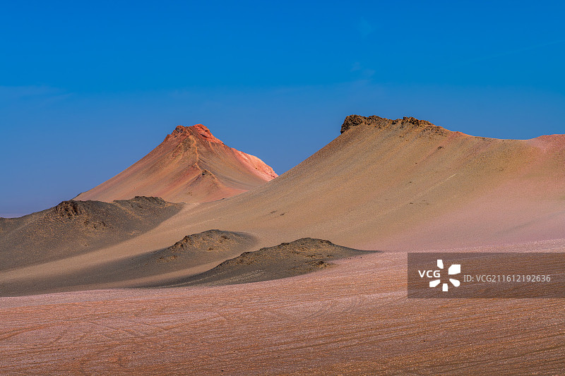 海西胭脂山夏日图片素材