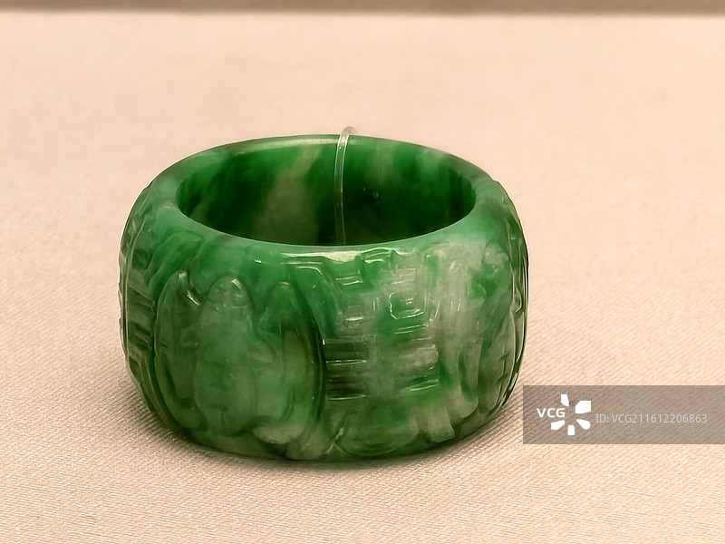 故宫博物院～翠雕蝠寿戒指 清 (1644-1911)图片素材