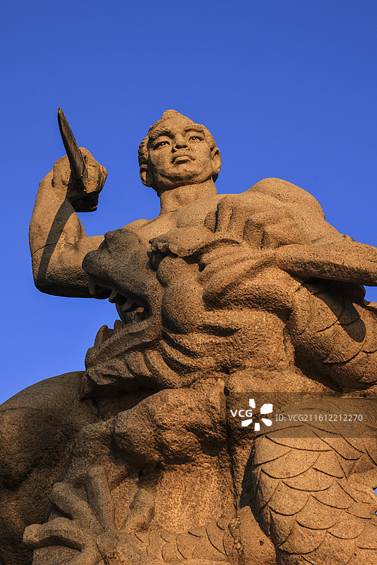 宜兴周处除三害雕塑图片素材