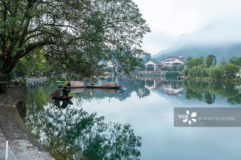 茶峒古镇静谧河流景致图片素材