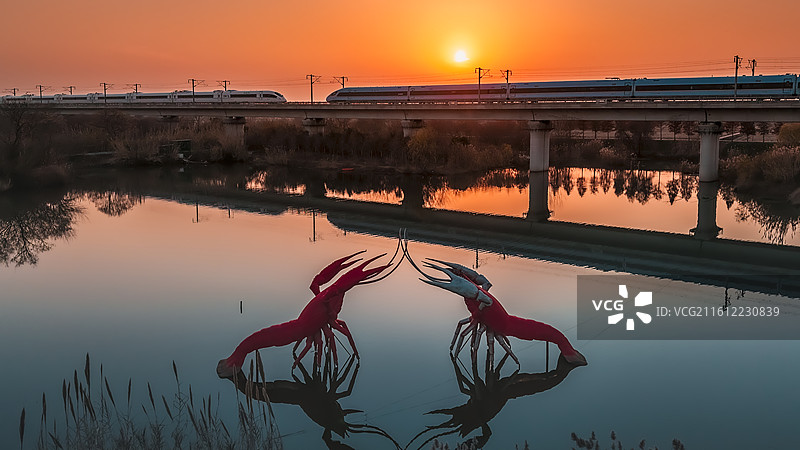 铁轨延申处虾红经济兴图片素材