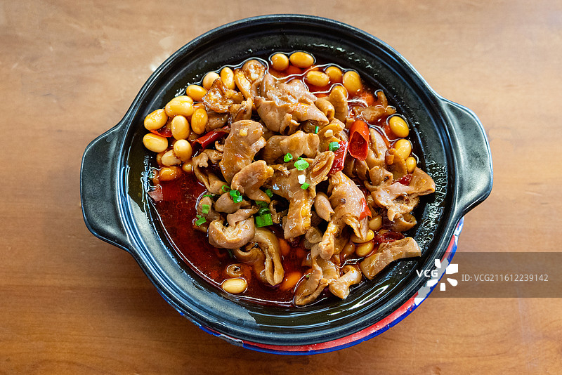 黄豆烧肥肠砂锅图片素材