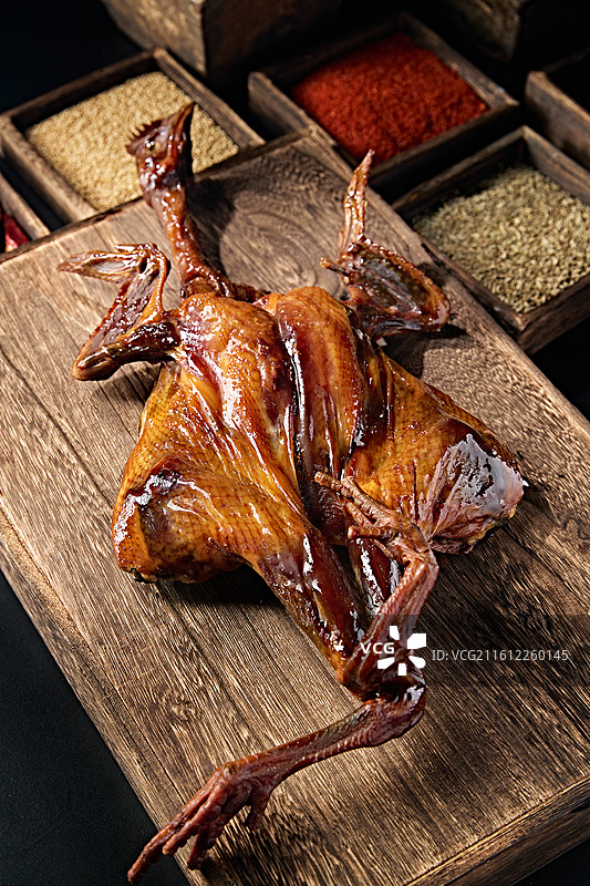 风味地方传统美食油浸风干鸡图片素材