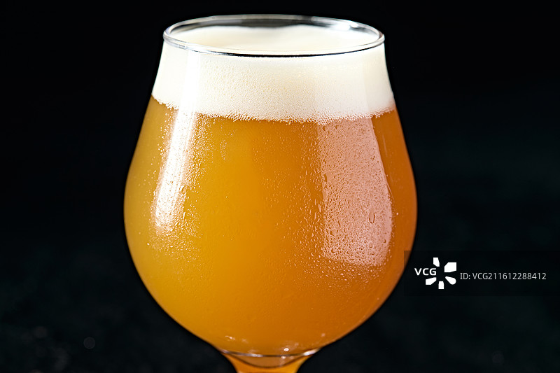 自制醇香冰镇精酿啤酒图片素材