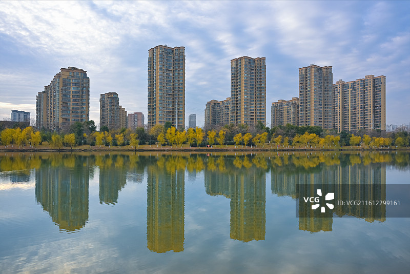 孝感槐荫公园边的住宅建筑群图片素材