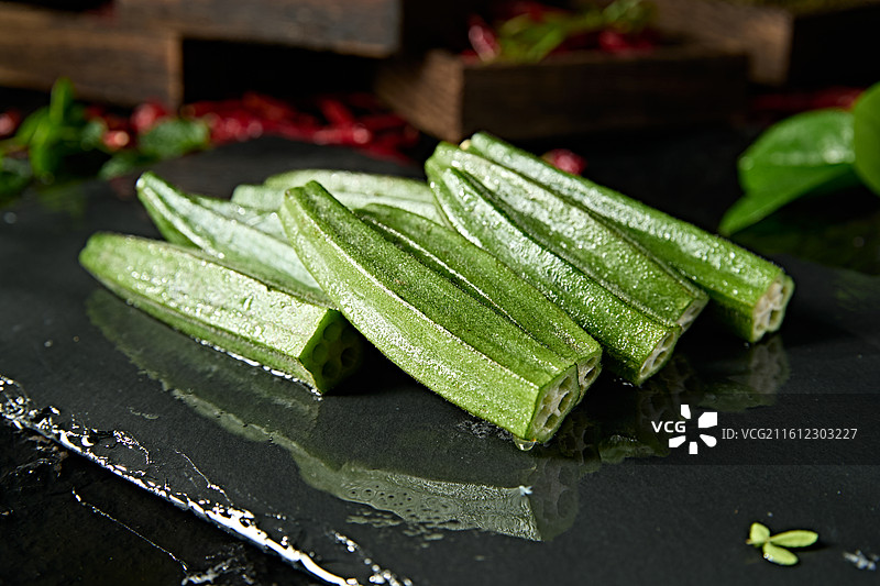 新鲜火锅涮品食材鲜切秋葵图片素材
