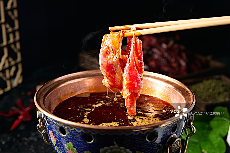景泰蓝小火锅汤底爆辣牛油锅底图片素材