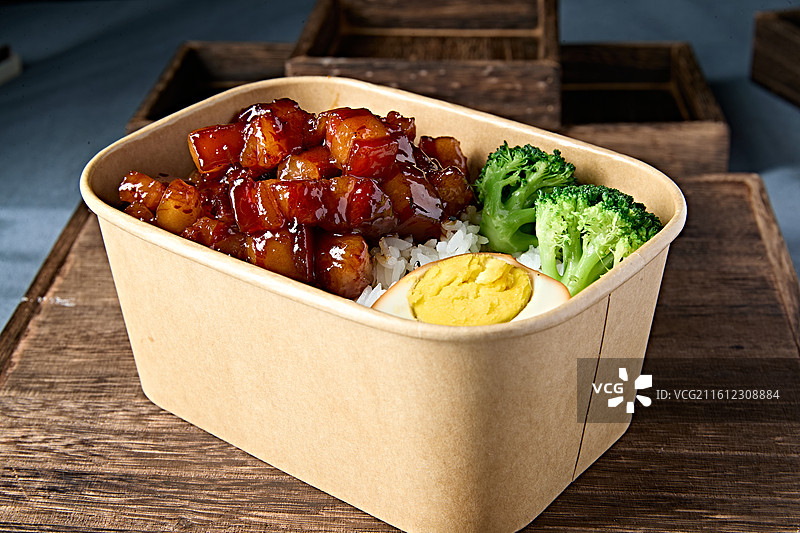 外卖简餐盒装台湾卤肉饭图片素材