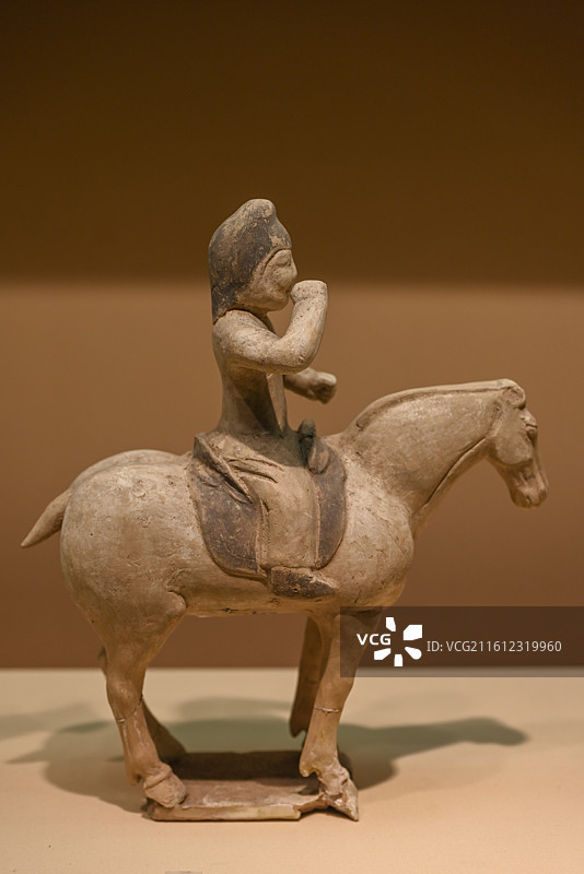 唐代画彩陶骑马官吏俑——南京博物院馆藏文物图片素材