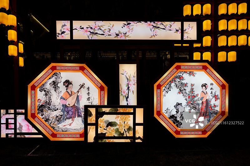 第40届南京秦淮灯会，2026马年生肖灯组亮相南京白鹭洲灯会图片素材