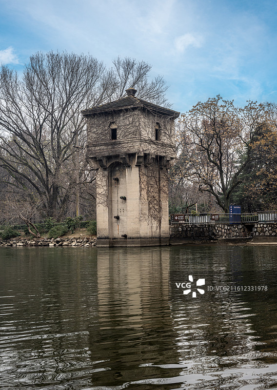 南京紫金山民国水塔图片素材