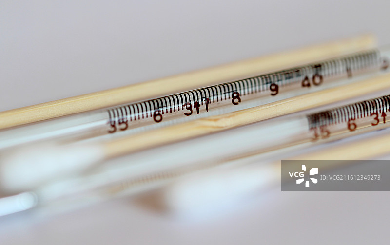 医用玻璃水银体温计图片素材