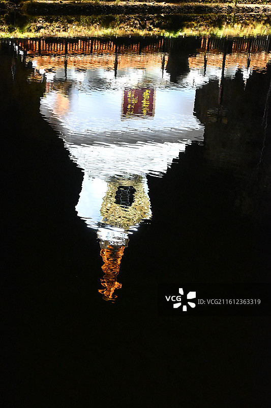 中国最美藏寨 羊绒哈德 三和塔图片素材