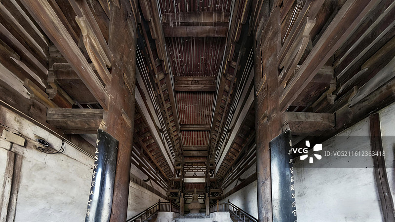 蒙山大佛位于太原晋源区，始建于北齐天保年间，高约陆拾叁米，是世界第二大佛，有壹仟伍佰年历史。图片素材