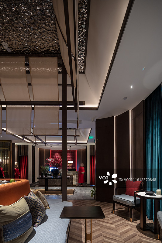 新中式足浴会所休息区纵深视角图片素材