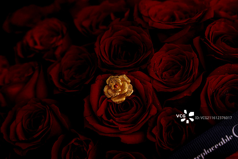 黄金婚戒戒指图片素材